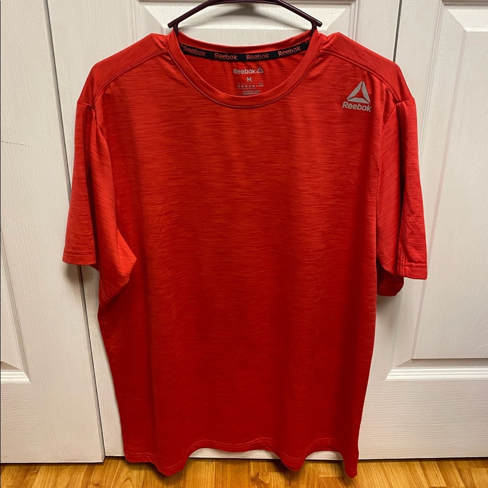 Reebok Men’s T-Shirt, Size Medium